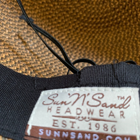 Sun n’ Sand straw brimmed hat - Picture 3 of 4